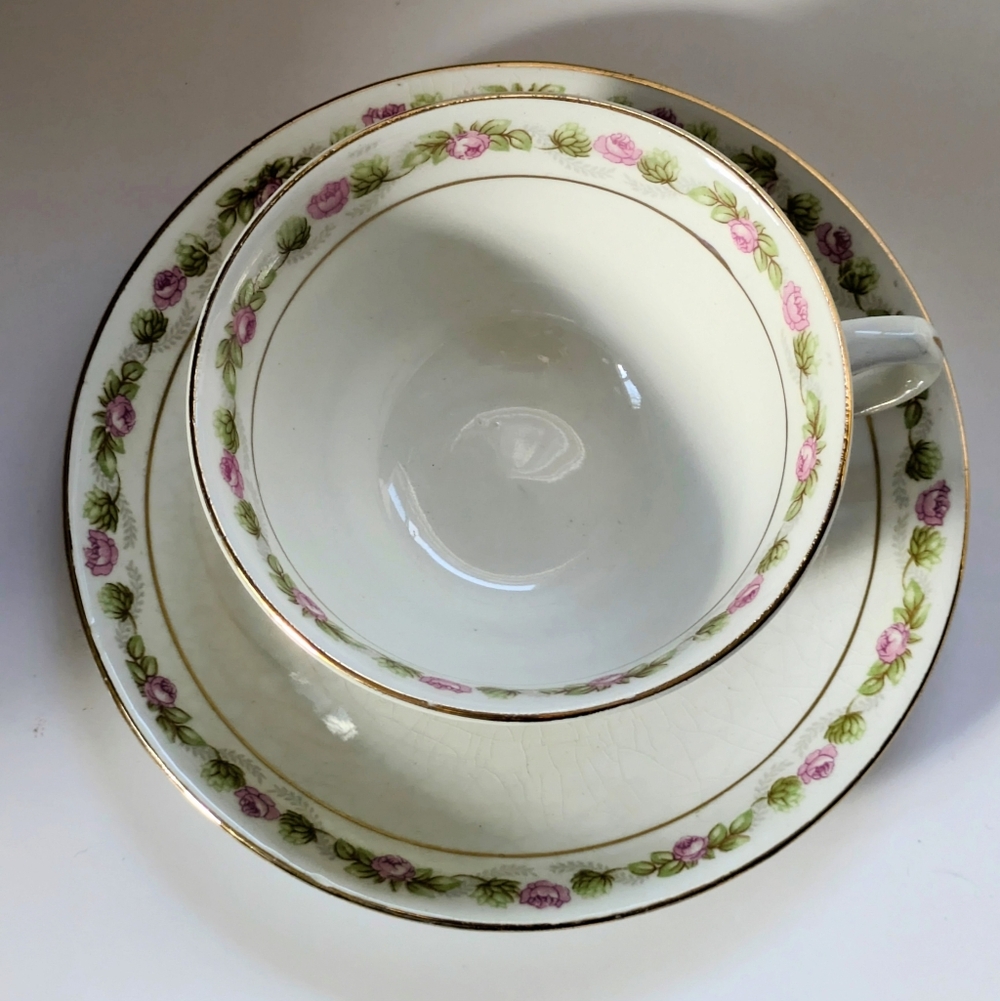 Antique Teacup Imperial Porcelain Wedgwood England Pink Rosettes Cup & Saucer - Picture 2 of 14